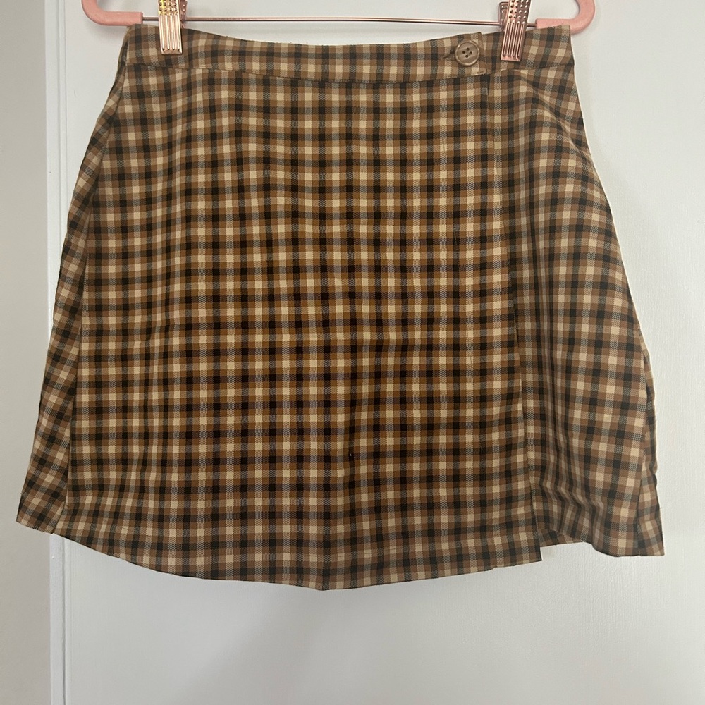 Yellow/goldish plaid skirt